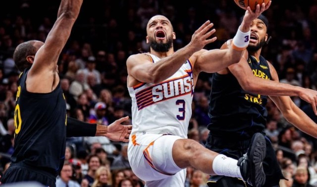 KAIYUN-勇士逆转！格林5+5库里很兴奋，火箭弃将24+6犯错，梅尔顿2人立功