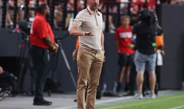 KAIYUN-滕哈赫：曼联下半场太松懈 友谊赛也不能这么踢