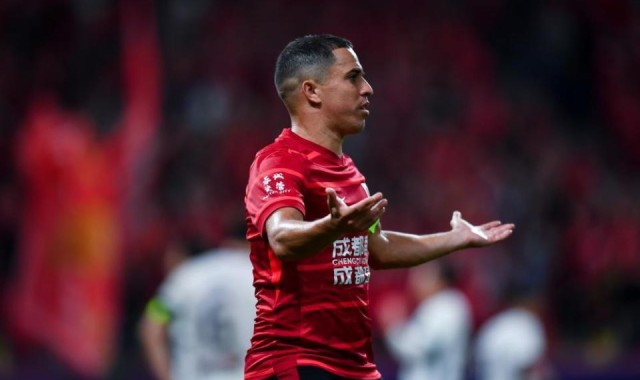 无解世界波！罗慕洛角球破门，破149天球荒，媒体人集体狂赞